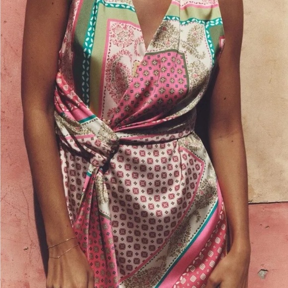 Zara pink /Green Patchwork Print Dress
Sleeveless v neck mini dress - Picture 9 of 12